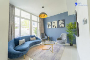 AWS Holiday Homes - Elegant Townhouse with Garden